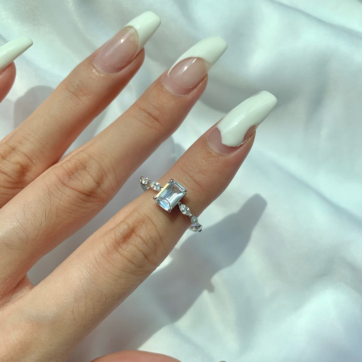 [LuckyStar]1.0 Carat Dainty Resplendent Radiant Cut Daily Ring