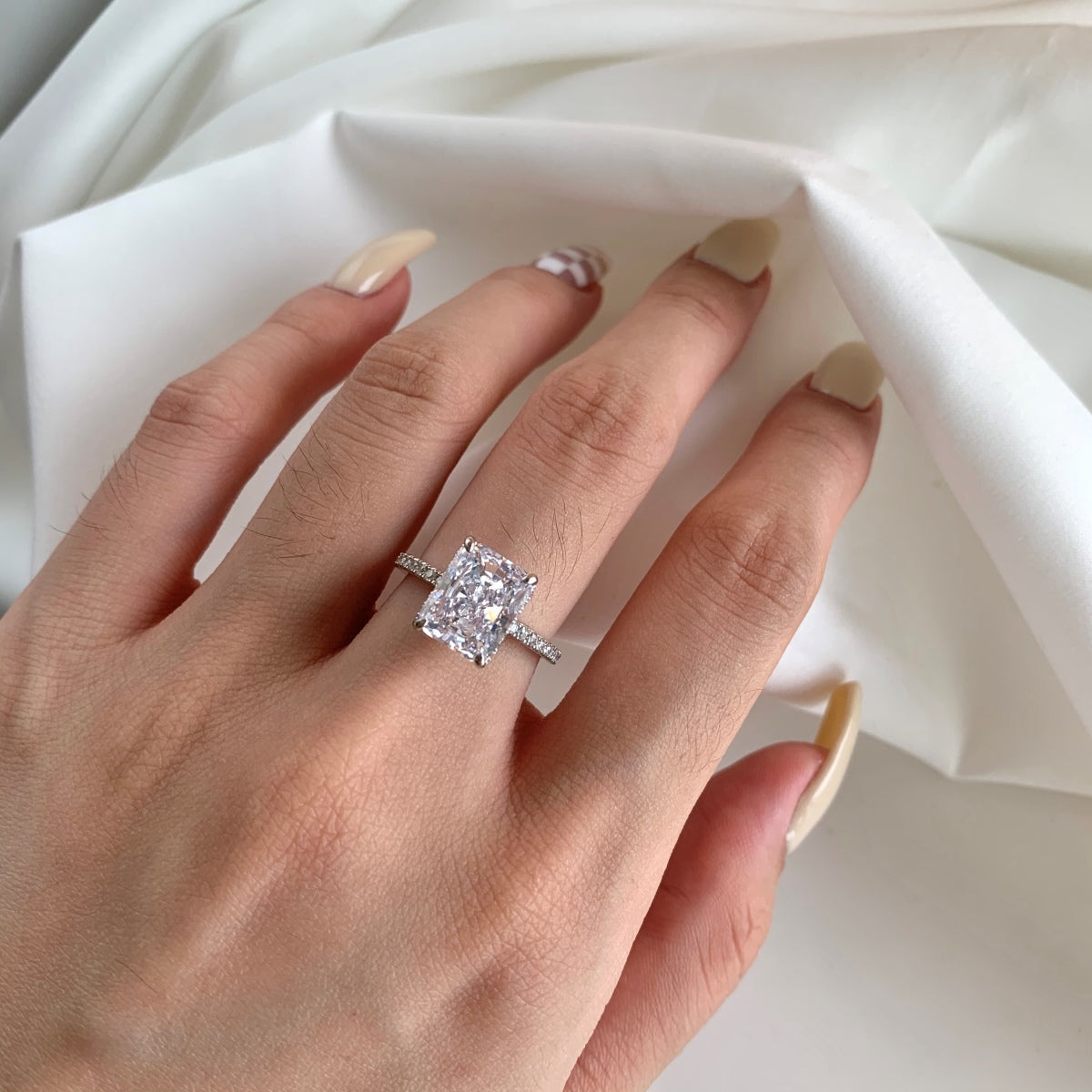 [LuckyStar]4.0 Carat Luxurious Engagement Ring