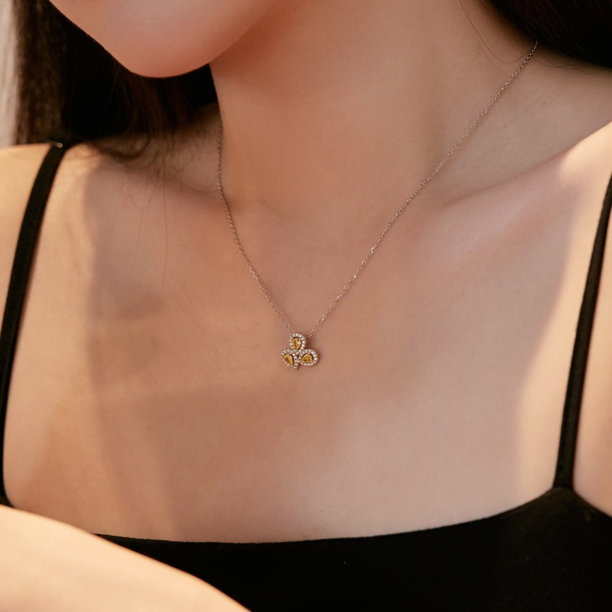[LuckyStar]Elegant Flower Shape Pear Cut Necklace