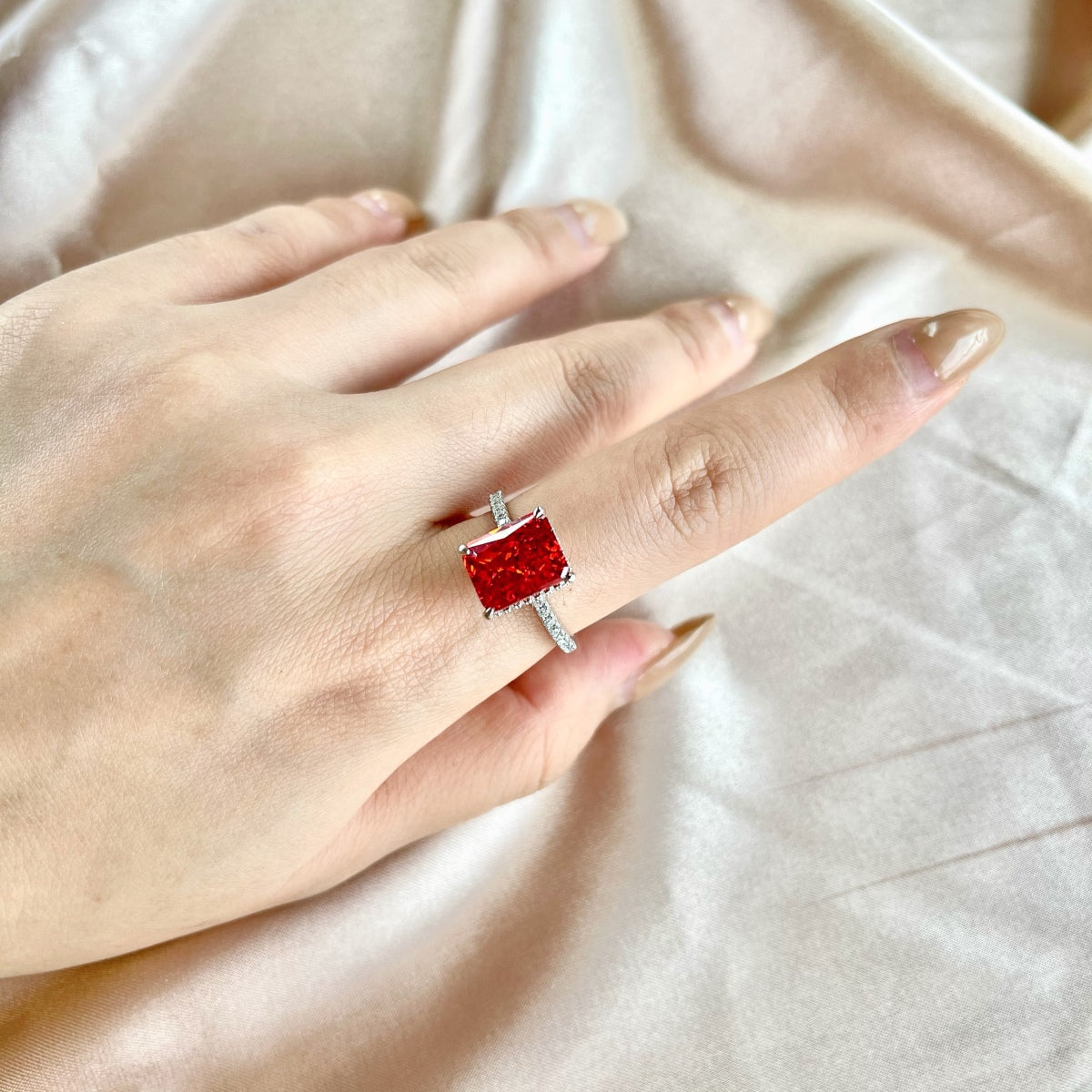 [LuckyStar]4.0 Carat Luxurious Engagement Ring