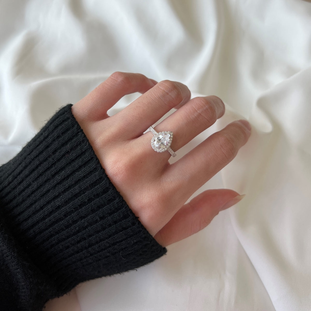 [LuckyStar]1.0 Carat Luxurious Resplendent Water Drop Shape Wedding Ring
