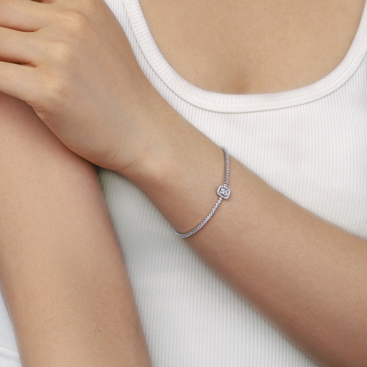 [LuckyStar]Luxurious Dazzling Square Shape Banquet Bracelet