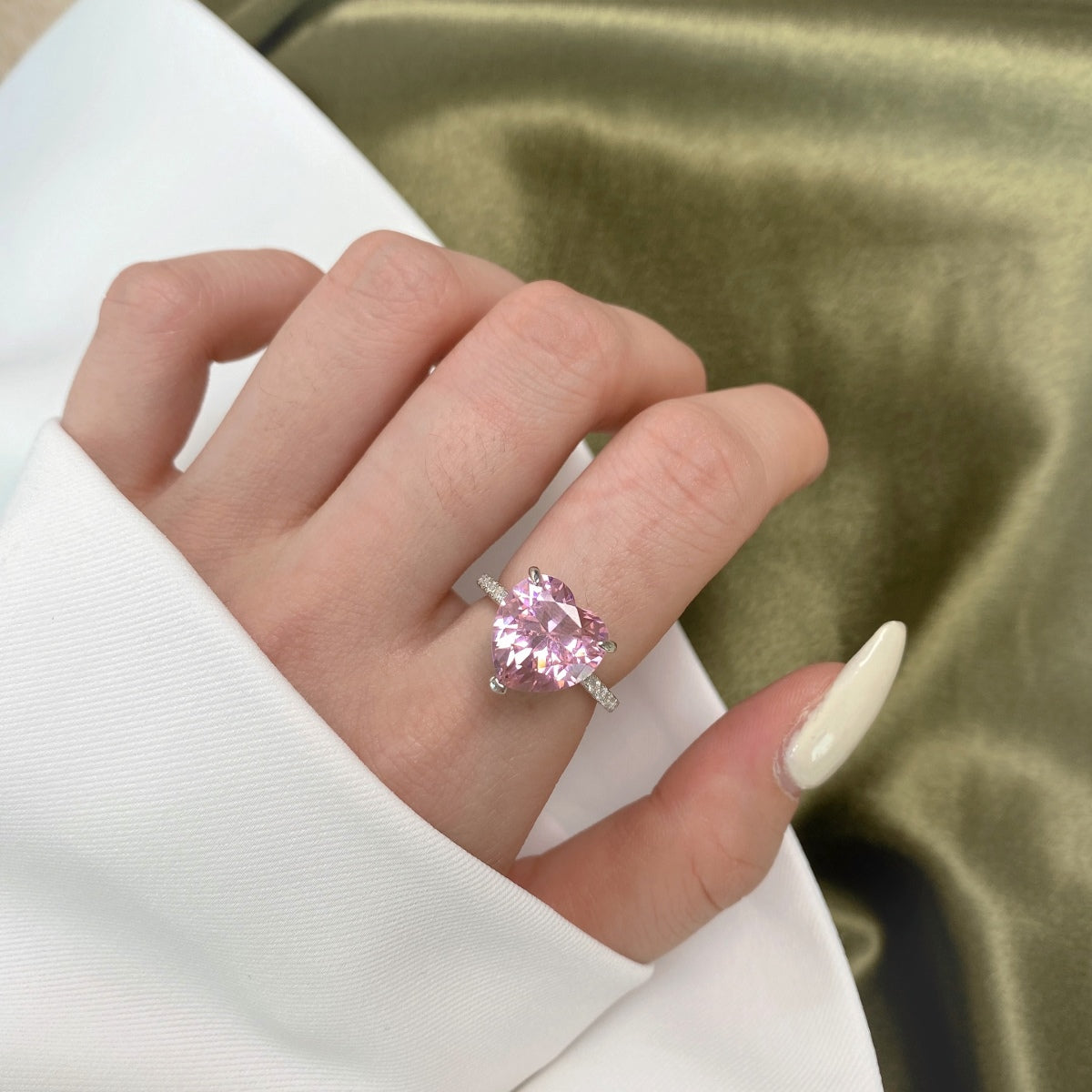 [LuckyStar]6.0 Carat Luxurious Sparkling Romantic Heart Cut Lover Ring