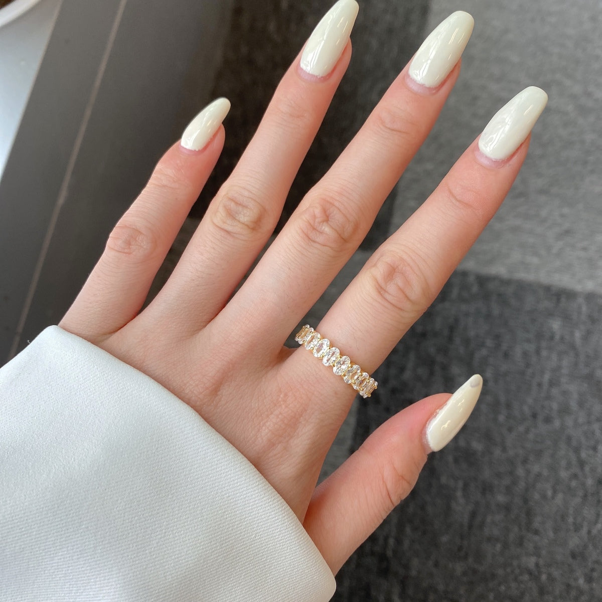 [LuckyStar]Ornate Oval Cut Tennis Ring