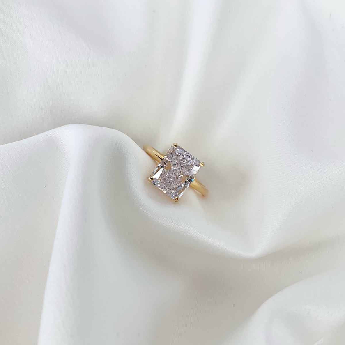 [LuckyStar]4.0 Carat Ornate Enchanting Radiand Cut Banquet Ring
