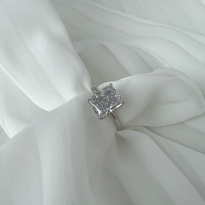 [LuckyStar]4.0 Carat Ornate Enchanting Radiand Cut Banquet Ring