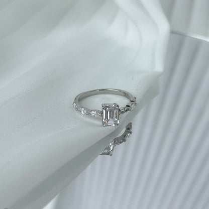 [LuckyStar]1.0 Carat Dainty Resplendent Radiant Cut Daily Ring