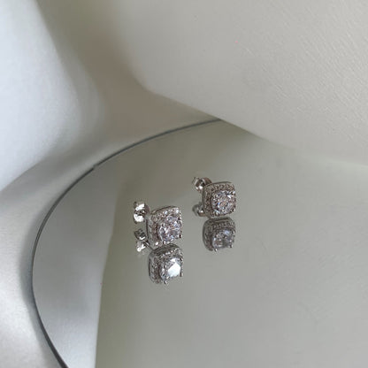 [LuckyStar]Classic Round Center Stone Stud Earrings