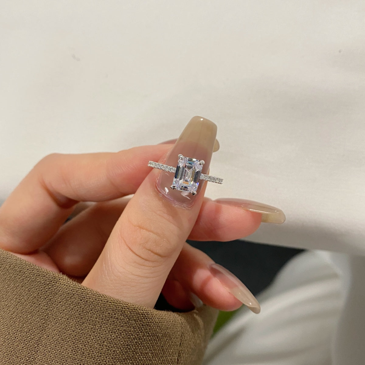 [LuckyStar]2.0 Carat Scintillating Ornate Radiant Cut Party Ring