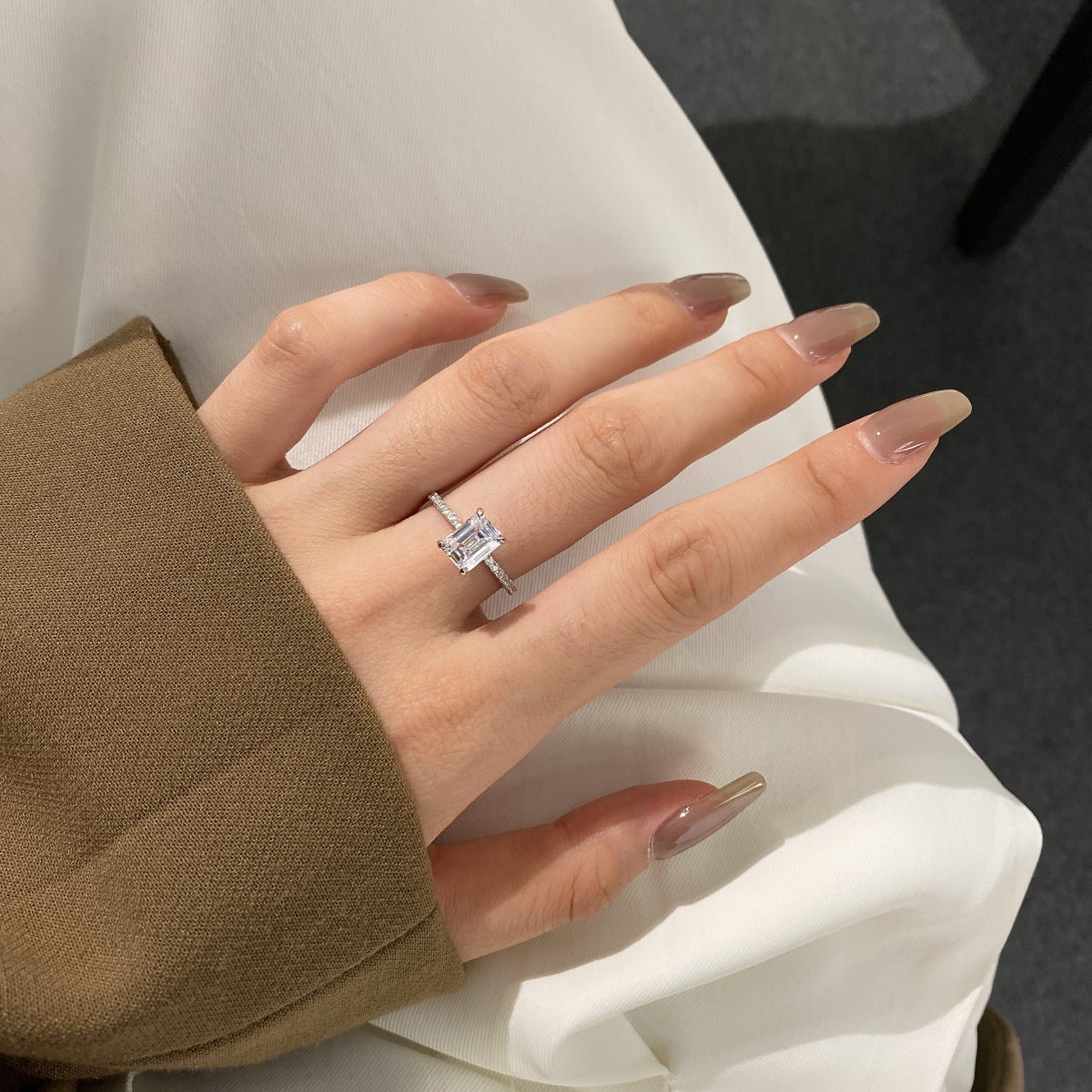 [LuckyStar]2.0 Carat Scintillating Ornate Radiant Cut Party Ring