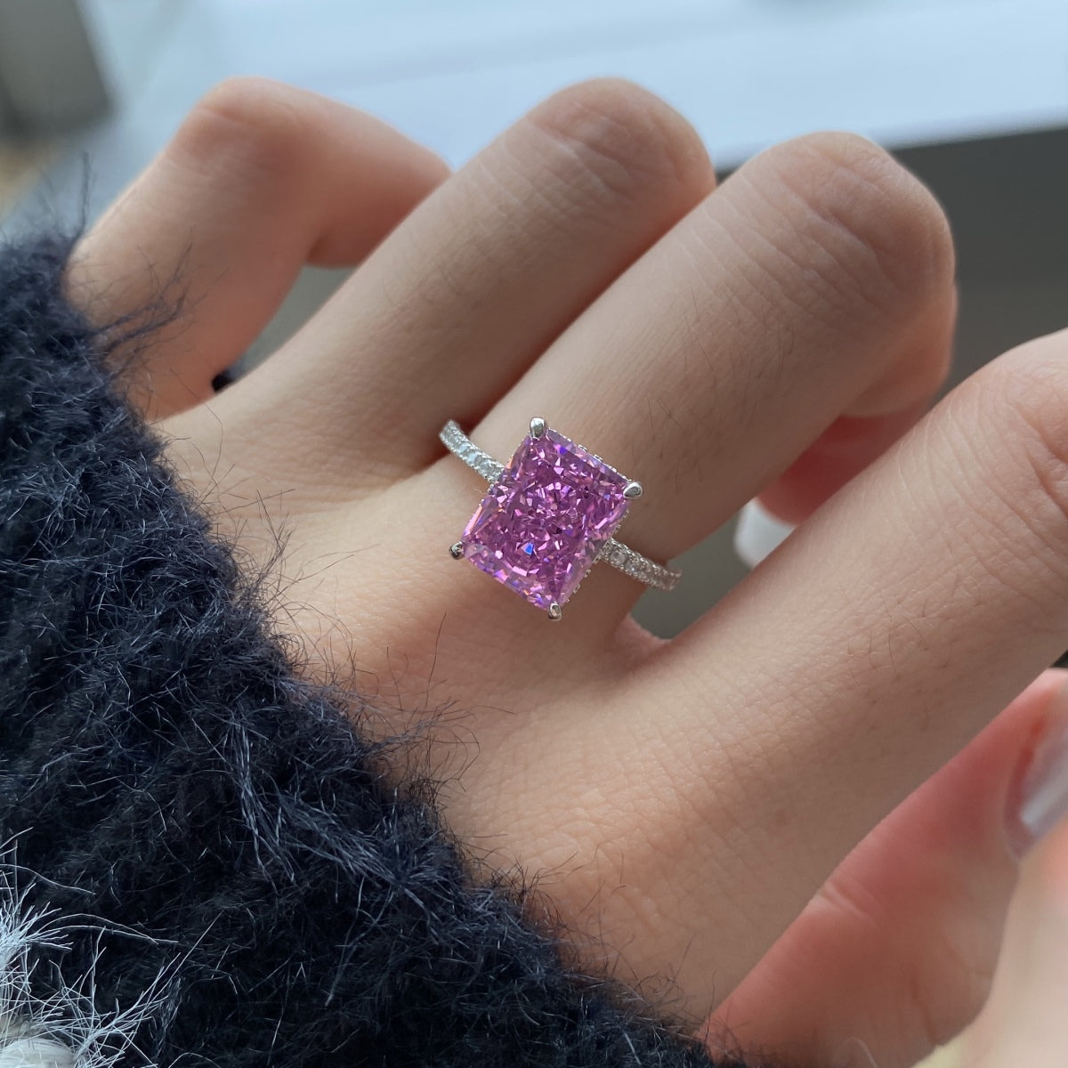 [LuckyStar]4.0 Carat Luxurious Engagement Ring
