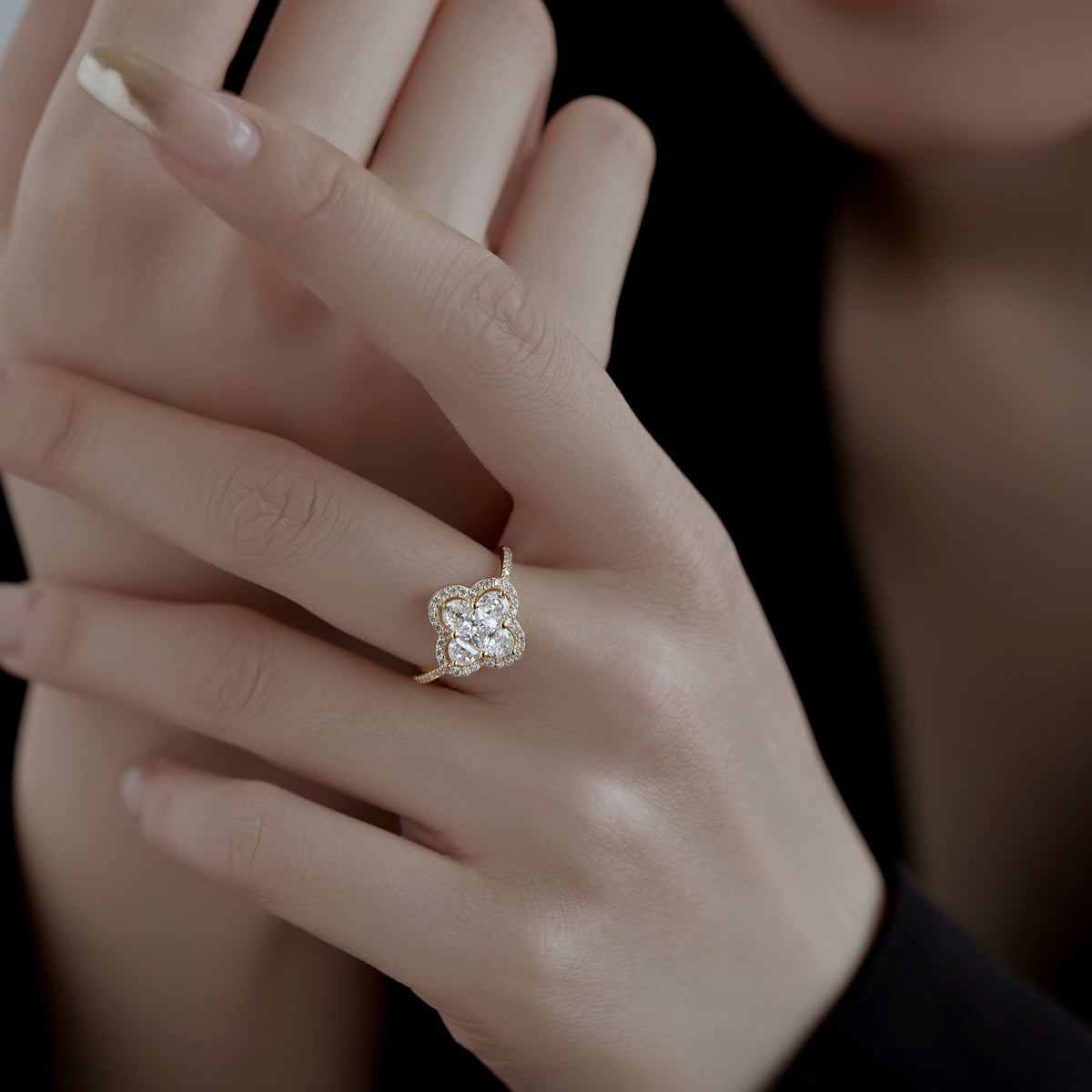 [LuckyStar]Luxurious Eternity Flower Shape Banquet Ring