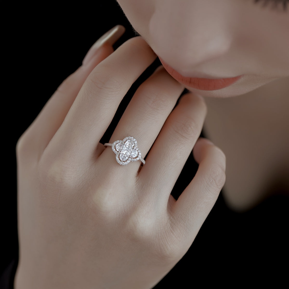 [LuckyStar]Luxurious Eternity Flower Shape Banquet Ring
