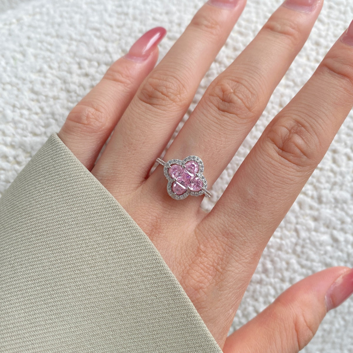 [LuckyStar]Luxurious Eternity Flower Shape Banquet Ring