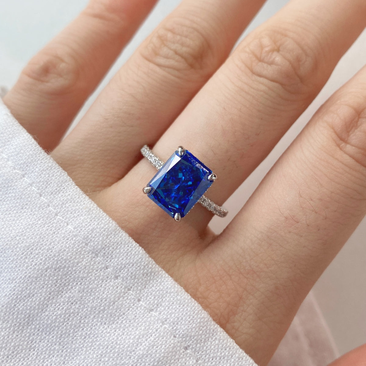 [LuckyStar]4.0 Carat Luxurious Engagement Ring