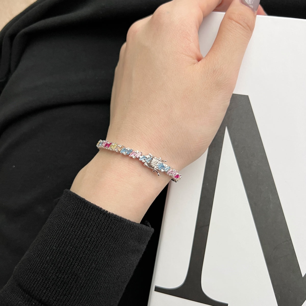 [LuckyStar]Ornate Sparkling Multi Cut Party Bracelet
